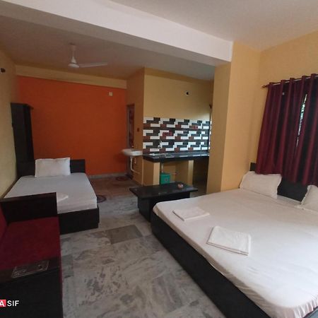Royal Palace Hotell Bolpur Exteriör bild