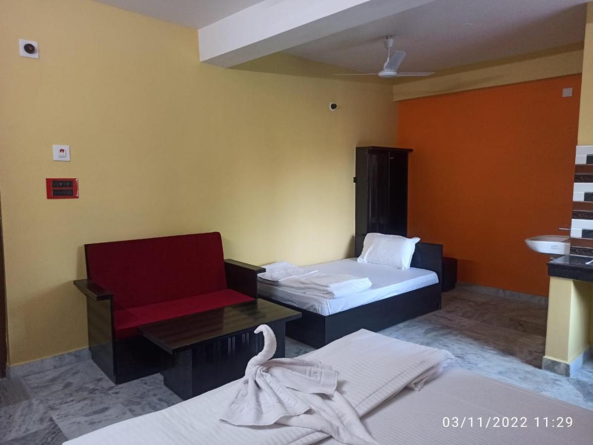 Royal Palace Hotell Bolpur Exteriör bild